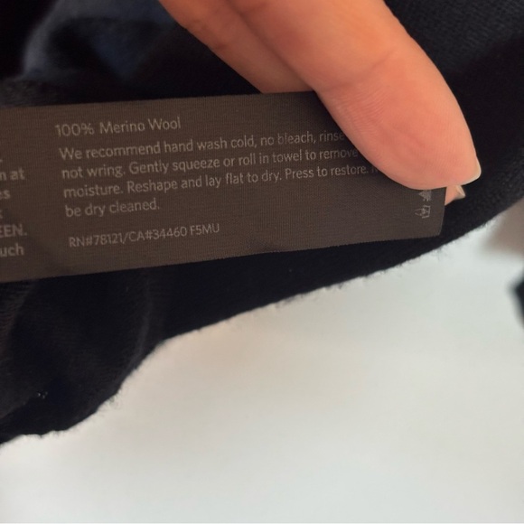 Eileen Fisher Medium Merino Wool Turtleneck Thin Sweater Italian Yarn Black - Picture 7 of 7